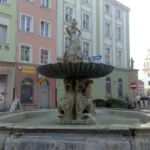 Barokowa Fontanna Trytona w Nysie – unikatowy zabytek wzorowany na rzymskich projektach Berniniego.