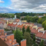 Urokliwe, kolorowe kamienice w Paczkowie – zabytkowa architektura starego miasta