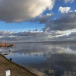 Jezioro Otmuchowskie z dramatycznymi chmurami